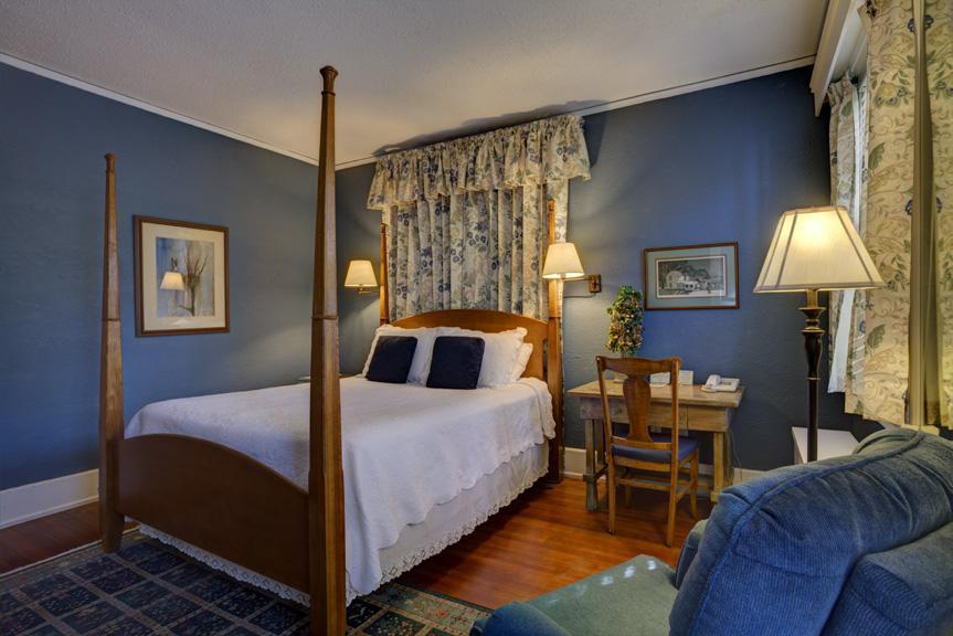 Brown Street Inn Bed And Breakfast Айова Сити Екстериор снимка